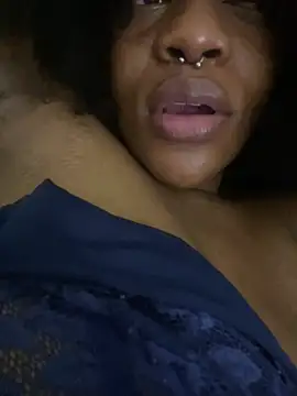 Snapshot of Boneca25 chatting on February 2026 09:02:01 PM Boneca25 online show from February 2026 09:02:01 PM