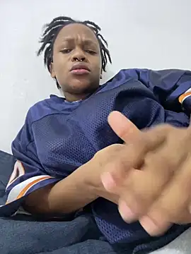 Boneca25 online show from March 2026 07:42:01 PM