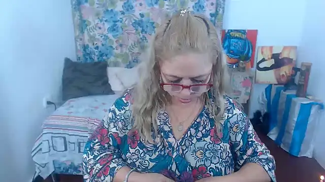 Sweeetnaughty online show from March 2026 02:21:02 PM