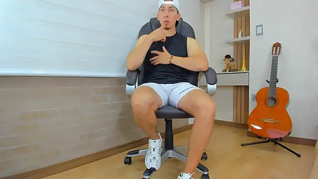 Tombarden online show from September 2025 10:13:01 PM