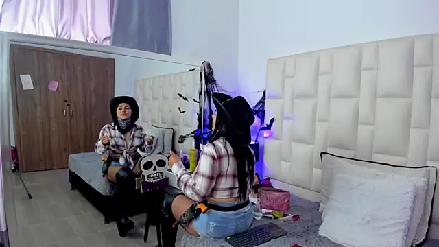 Snapshot of Ariana_rouse chatting on October 2025 04:41:01 PM Ariana rouse online show from October 2025 04:41:01 PM