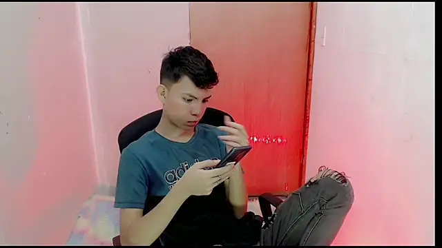 Alexxx lov online show from February 2025 12:39:02 PM