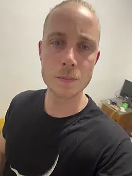 Snapshot of vikingodorado chatting on January 2025 11:22:01 PM vikingodorado online show from January 2025 11:22:01 PM