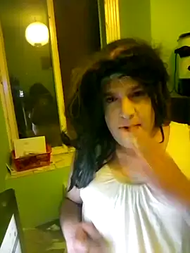 Adrianka online show from October 2025 10:18:02 PM