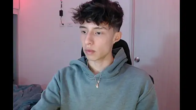 Juanmres online show from November 2025 04:57:01 AM