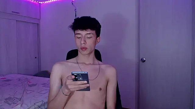 Juanmres online show from March 2026 07:25:01 PM