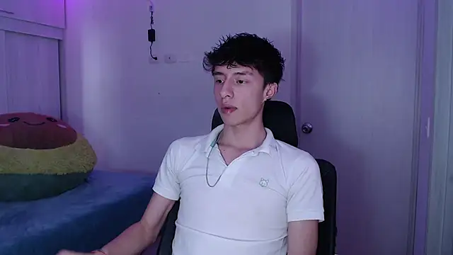 Juanmres online show from April 2026 09:21:02 PM