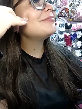 Vale Saenzz online show from April 2026 08:39:01 PM