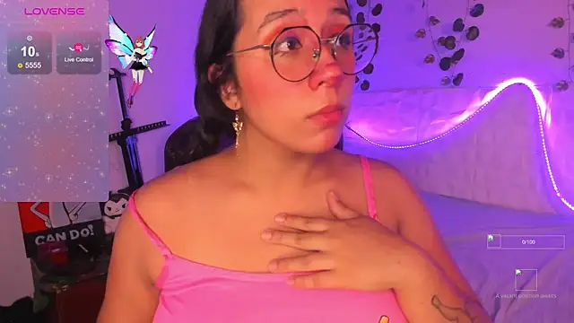 Snapshot of Ludovica6669 chatting on November 2025 10:53:02 PM Ludovica6669 online show from November 2025 10:53:02 PM