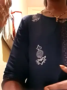 Snapshot of TeluguammayiMahi chatting on February 2025 10:09:01 AM TeluguammayiMahi online show from February 2025 10:09:01 AM