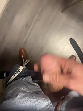 yannusgir33 online show from January 2026 11:41:02 PM