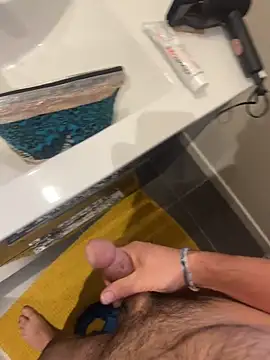 yannusgir33 online show from March 2026 07:01:01 AM