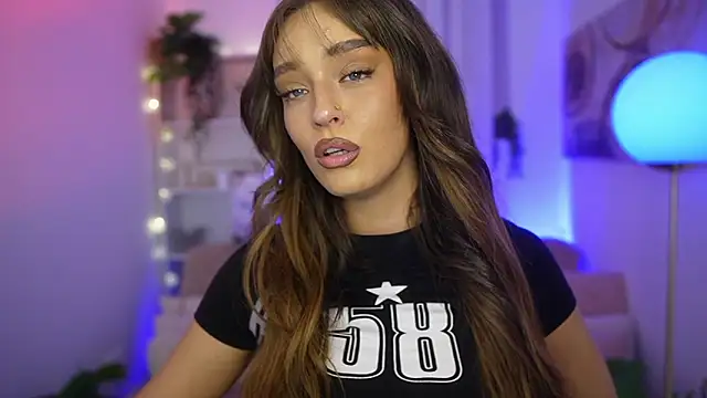 Clara Nia online show from February 2026 08:12:02 PM