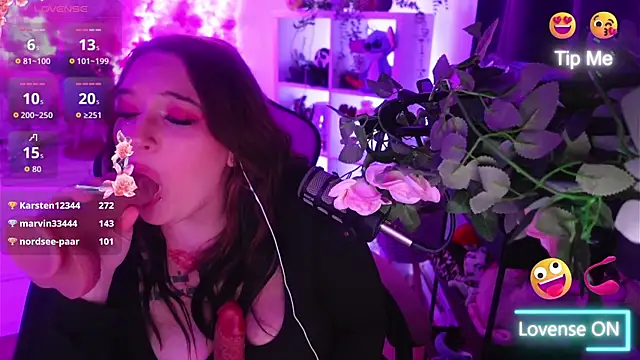 Jinyxx3 online show from December 2025 04:40:02 AM