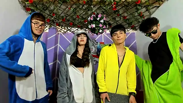 Snapshot of Escarlet_Abel-06 chatting on February 2025 07:17:02 PM Escarlet Abel-06 online show from February 2025 07:17:02 PM