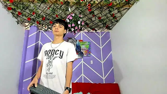 Snapshot of Escarlet_Abel-06 chatting on February 2025 07:27:02 PM Escarlet Abel-06 online show from February 2025 07:27:02 PM