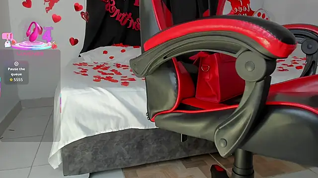 Snapshot of Nicol_TransGirl chatting on February 2026 02:50:02 AM Nicol TransGirl online show from February 2026 02:50:02 AM