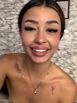 Miss karol online show from April 2026 10:30:02 PM