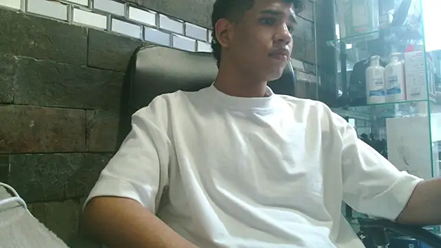 Santiago-Thompson online show from November 2025 04:01:01 AM