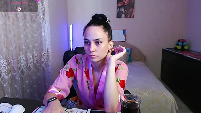 Snapshot of Kriss_brunette_5 chatting on July 2026 07:34:01 AM Kriss brunette 5 online show from July 2026 07:34:01 AM