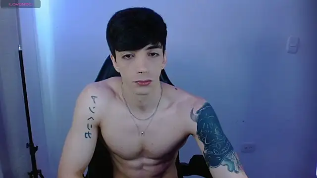 H3ll B0I online show from February 2026 07:10:02 PM