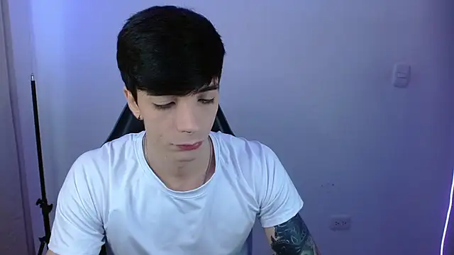 H3ll B0I online show from February 2026 03:52:02 PM