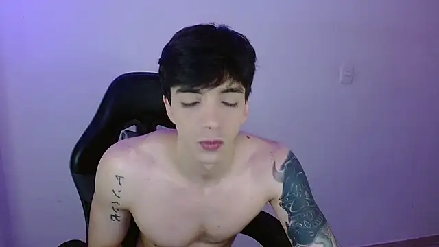 H3ll B0I online show from April 2026 07:36:02 AM