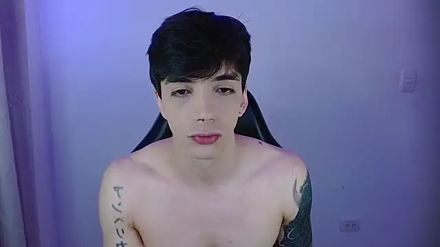 H3ll B0I online show from April 2026 06:07:02 AM