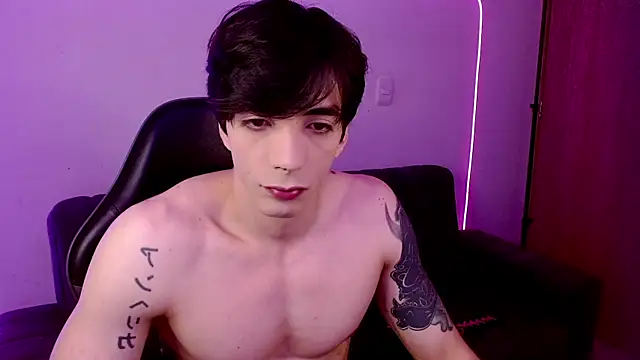 Snapshot of H3ll_B0I chatting on May 2026 06:10:02 AM H3ll B0I online show from May 2026 06:10:02 AM