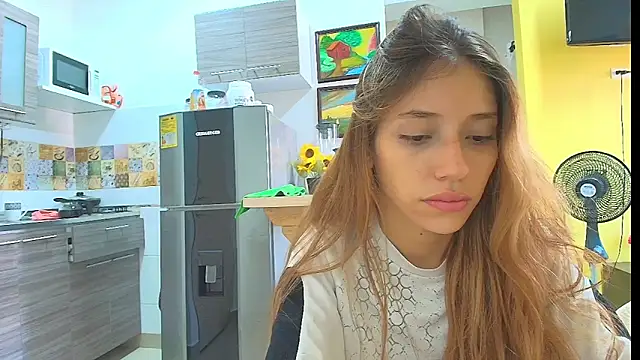 Alaiapink online show from April 2026 03:32:01 PM