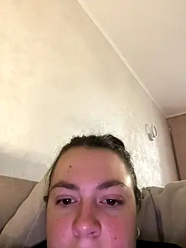 DearAlise online show from October 2025 10:04:01 AM