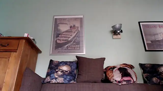 Astrid-Gilbert online show from January 2025 12:02:02 PM