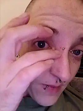 Astrid-Gilbert online show from February 2025 08:03:01 PM