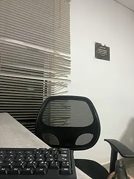 my cam online show from March 2025 12:22:02 AM