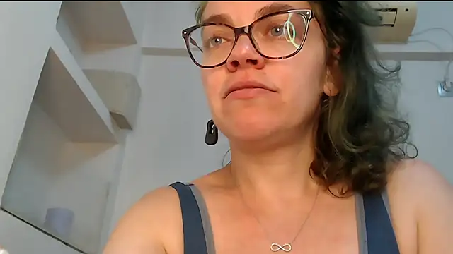 Snapshot of Ju-Hot chatting on May 2026 08:47:01 PM Ju-Hot online show from May 2026 08:47:01 PM