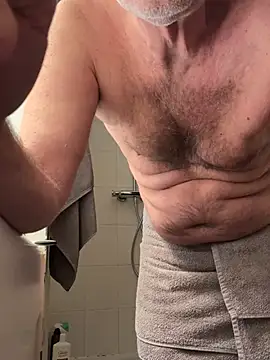 Snapshot of vincent1522 chatting on January 2025 06:41:02 AM vincent1522 online show from January 2025 06:41:02 AM