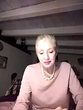 divinaerotica online show from February 2026 05:47:02 PM