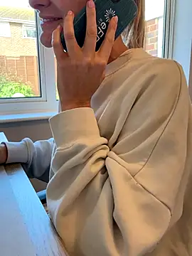 Snapshot of Phoebe_Lily chatting on October 2025 08:47:01 AM Phoebe Lily online show from October 2025 08:47:01 AM