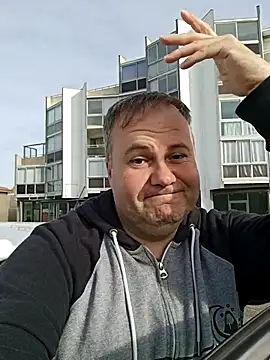 Pourleplasirs online show from November 2025 01:00:02 PM