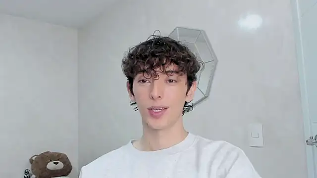 miketwink online show from February 2026 12:48:01 AM