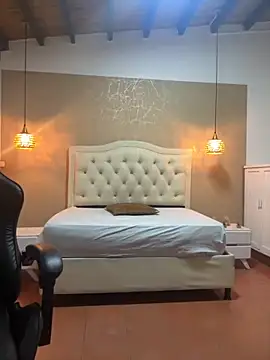 Hadley  online show from September 2025 04:39:02 PM