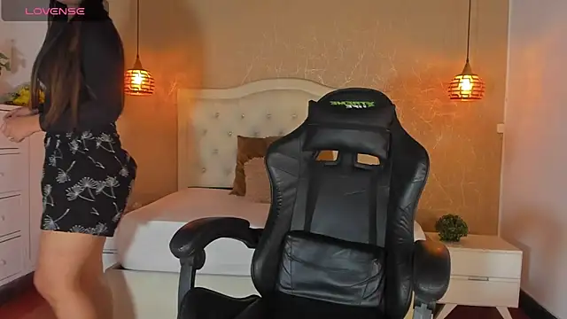 Hadley  online show from September 2025 03:09:02 AM