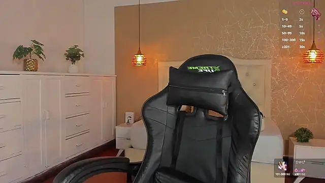 Hadley  online show from October 2025 02:21:02 AM