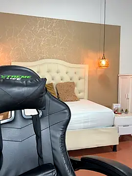 Hadley  online show from November 2025 03:34:01 AM