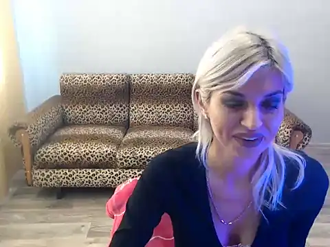 Snapshot of SexyBeatriice chatting on September 2025 06:29:02 AM SexyBeatriice online show from September 2025 06:29:02 AM