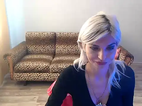 Snapshot of SexyBeatriice chatting on October 2025 06:30:02 AM SexyBeatriice online show from October 2025 06:30:02 AM