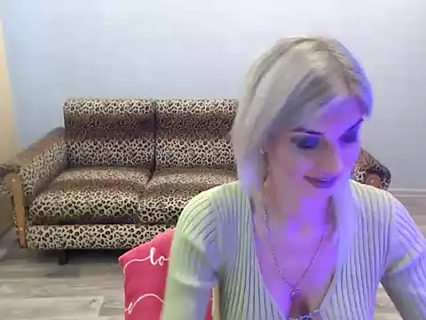 Snapshot of SexyBeatriice chatting on October 2025 06:25:02 AM SexyBeatriice online show from October 2025 06:25:02 AM