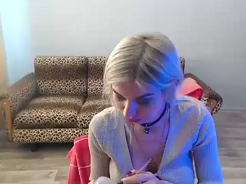 Snapshot of SexyBeatriice chatting on October 2025 07:25:01 AM SexyBeatriice online show from October 2025 07:25:01 AM