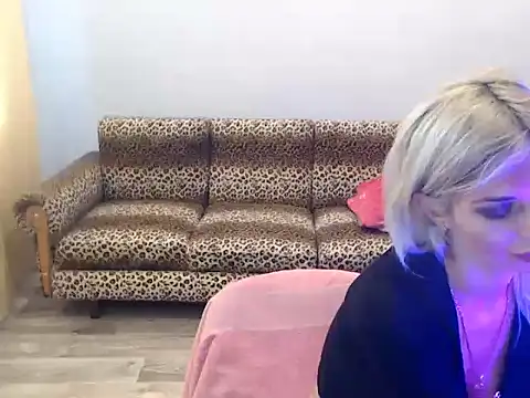 Snapshot of SexyBeatriice chatting on November 2025 07:20:02 AM SexyBeatriice online show from November 2025 07:20:02 AM