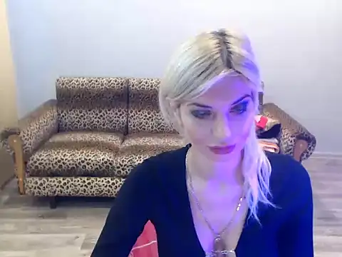 Snapshot of SexyBeatriice chatting on November 2025 07:18:01 AM SexyBeatriice online show from November 2025 07:18:01 AM